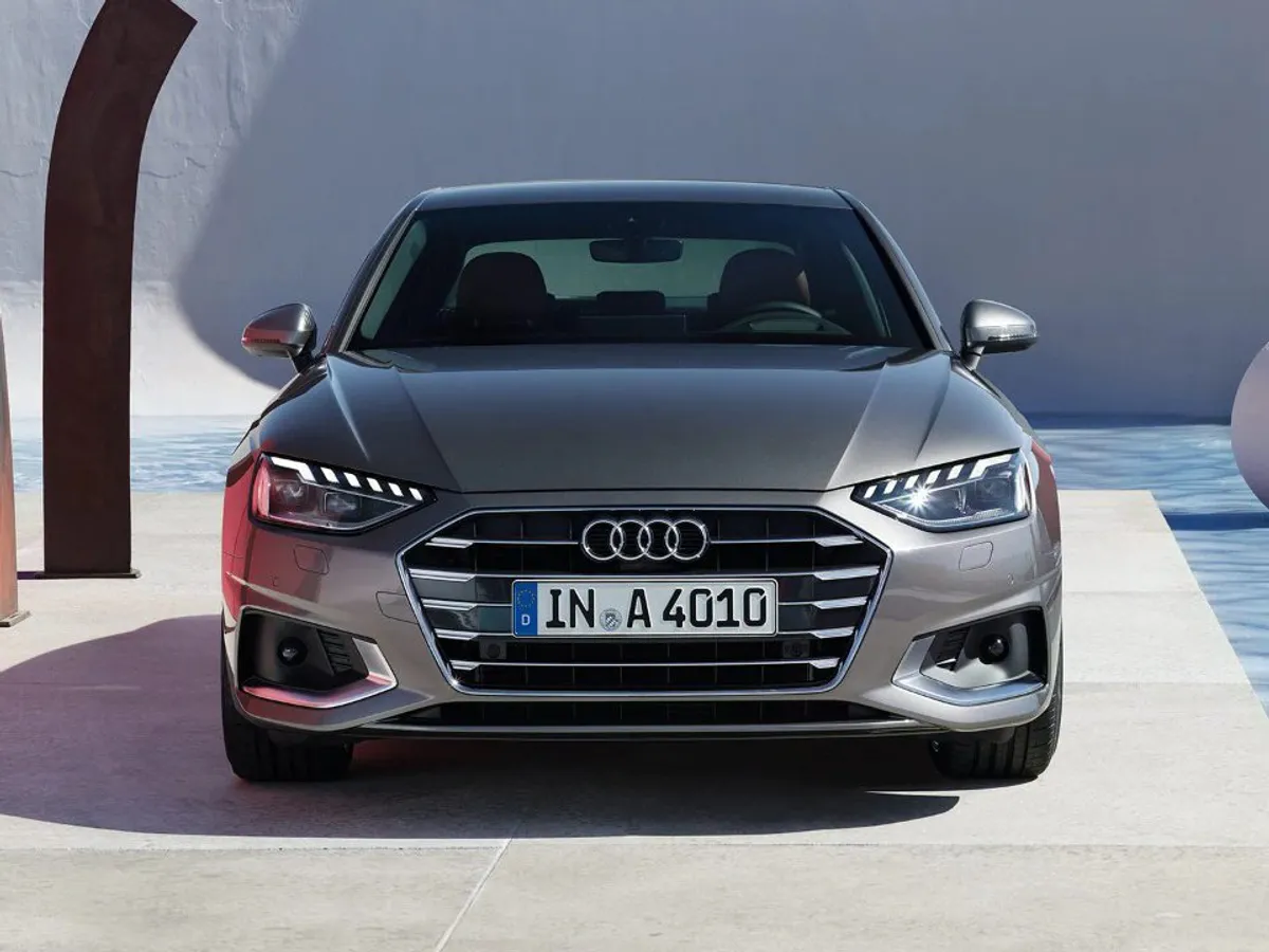 Audi_A4_new_front_0