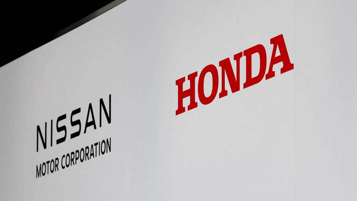 2025-02-12T130601Z_1723690985_RC2VUBAMMF2B_RTRMADP_3_NISSAN-M-A-HONDA