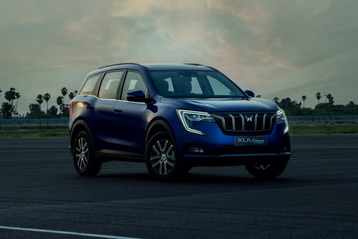 mahindra-xuv700-press-release-side-1200x800